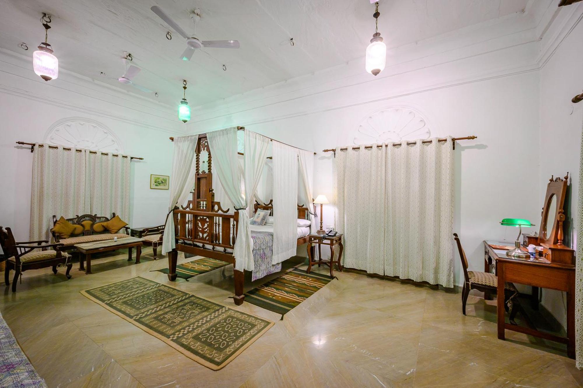 Hotel Neemrana'S - Deo Bagh à Gwalior Extérieur photo