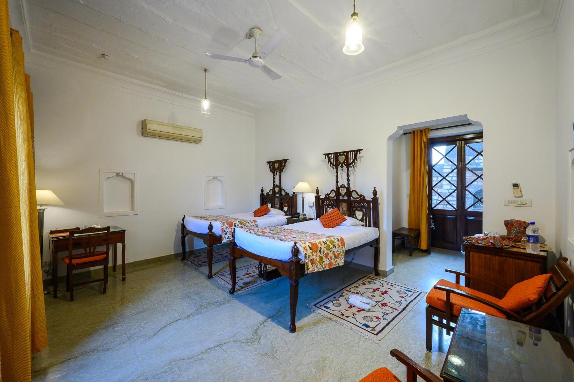 Hotel Neemrana'S - Deo Bagh à Gwalior Extérieur photo