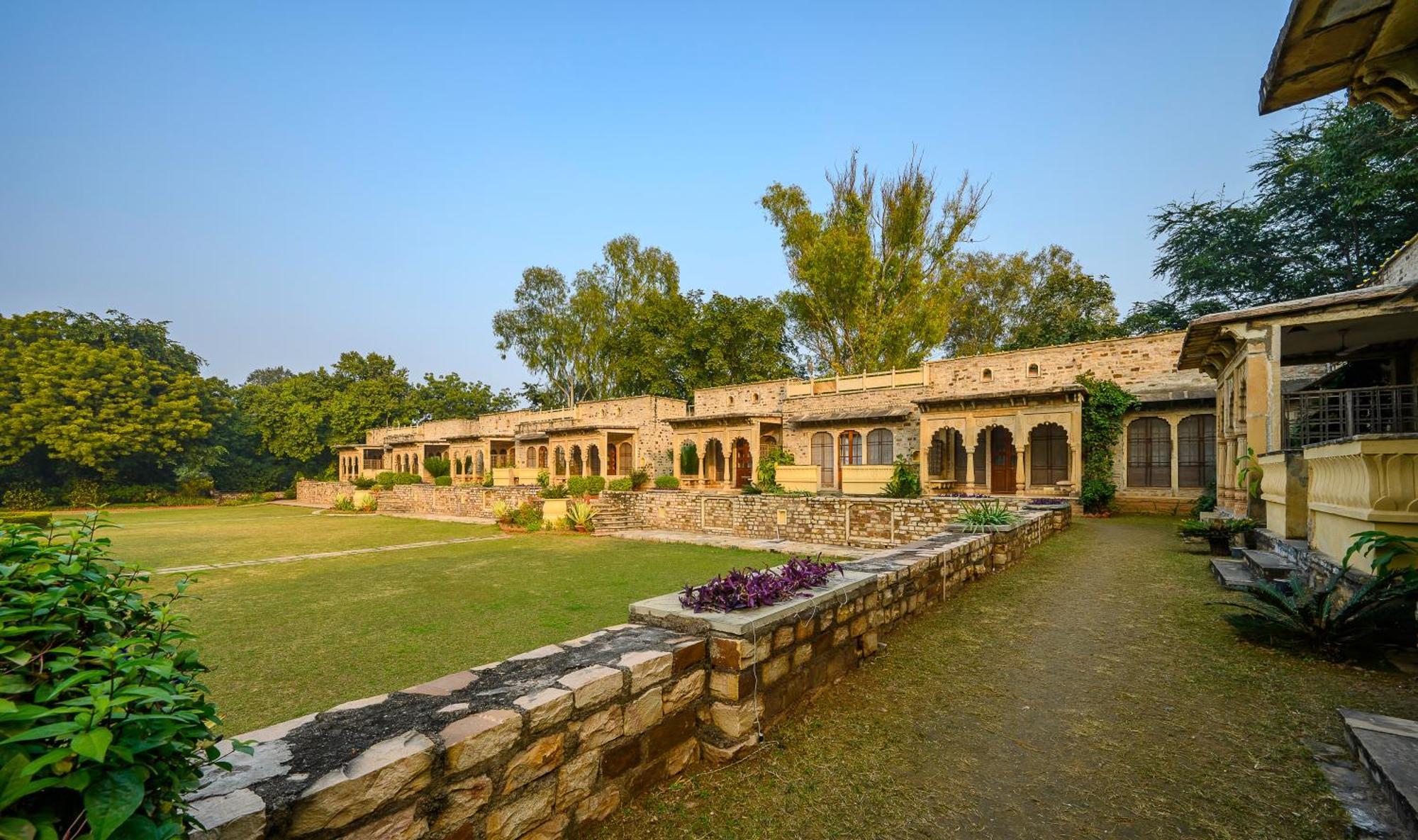 Hotel Neemrana'S - Deo Bagh à Gwalior Extérieur photo